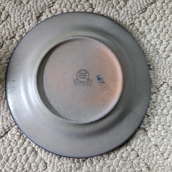 Rowe Pottery Merry Christmas plate 🎄🎄 - Picture 2 of 2